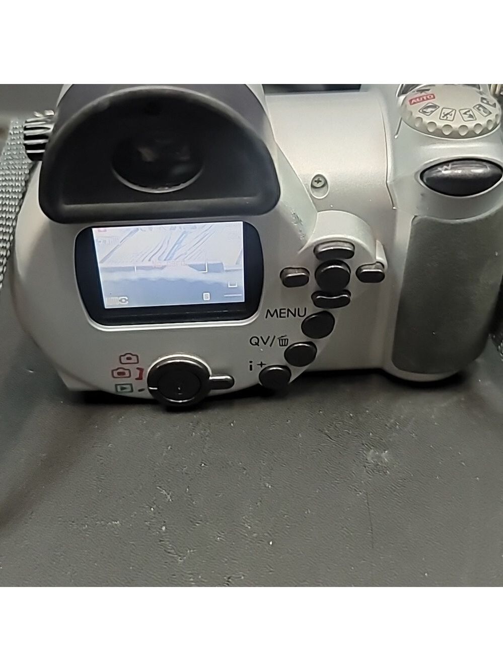 Konica Minolta DiMAGE Z10 3.2MP Digital Camera - Silver - Picture 5 of 6